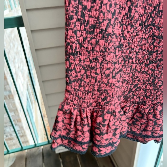 🆕🌹Lost+Wander Black Mauve Floral Smocked Mini Dress Long Sleeve Ruffle Hem SizeM - Picture 7 of 16
